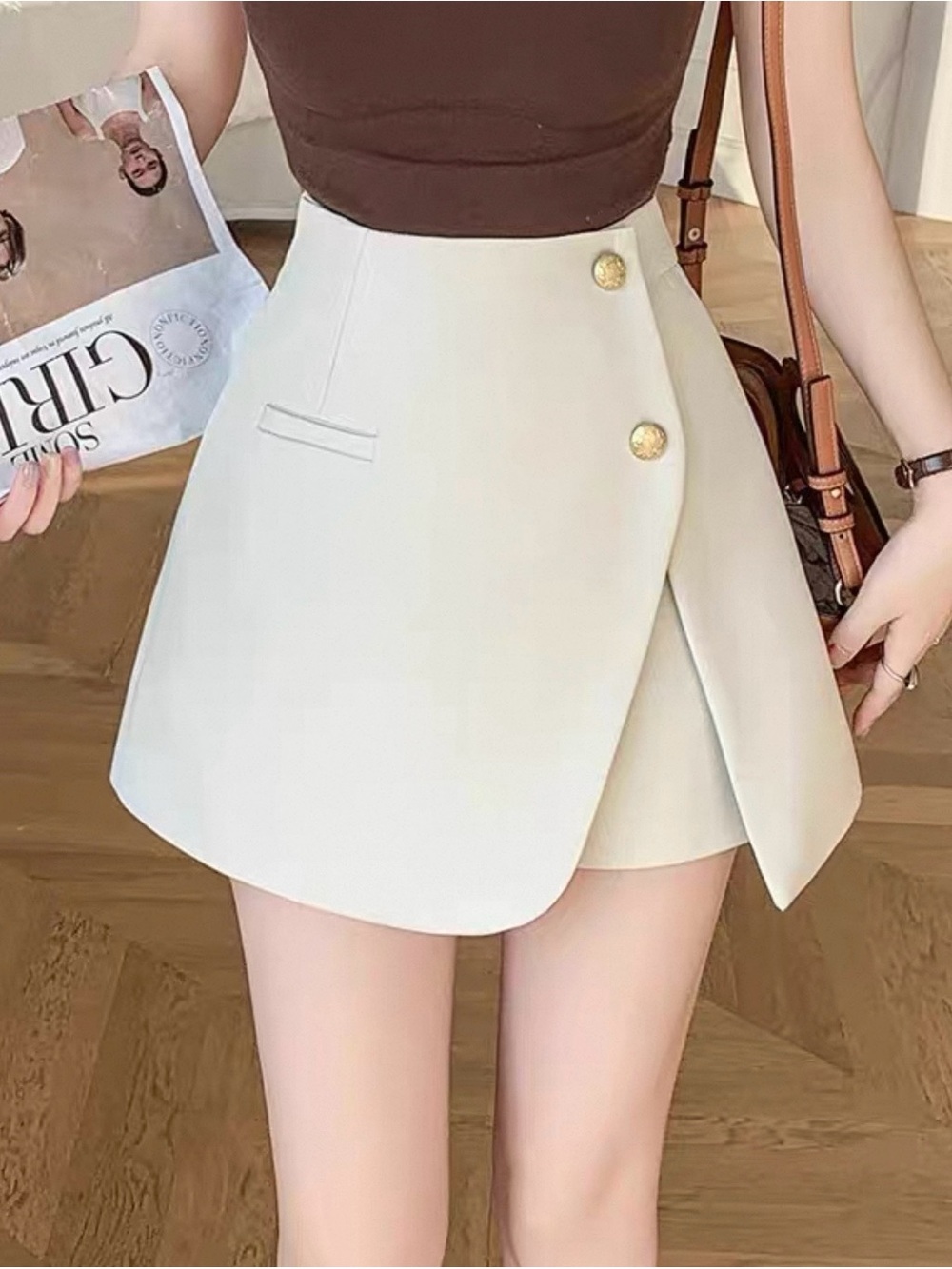 Beige shorts